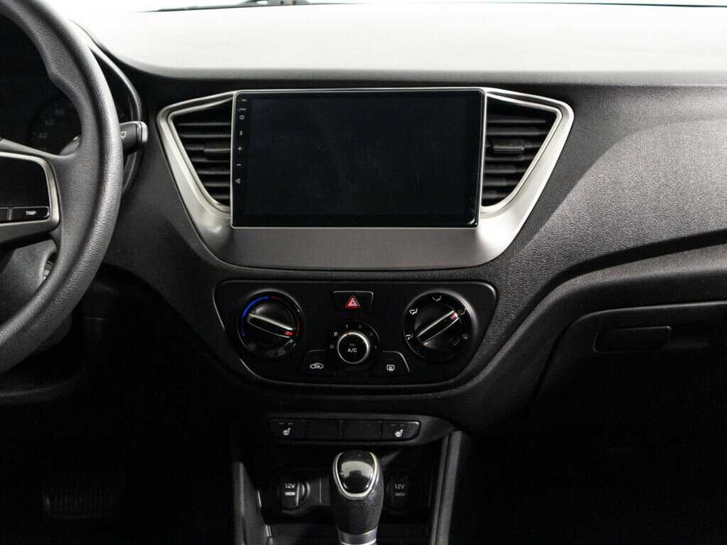 Купить Hyundai Solaris с пробегом. Фото: #13