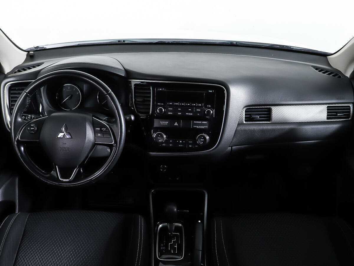 Купить Mitsubishi Outlander с пробегом. Фото: #10