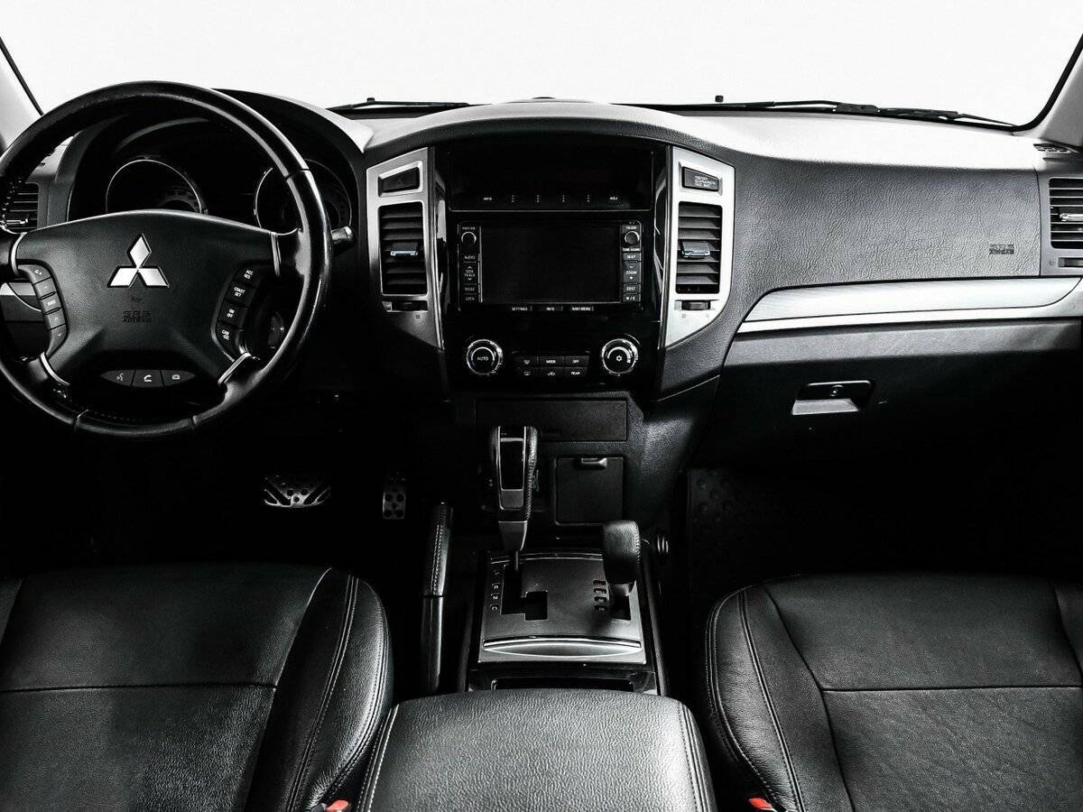 Купить Mitsubishi Pajero с пробегом. Фото: #10