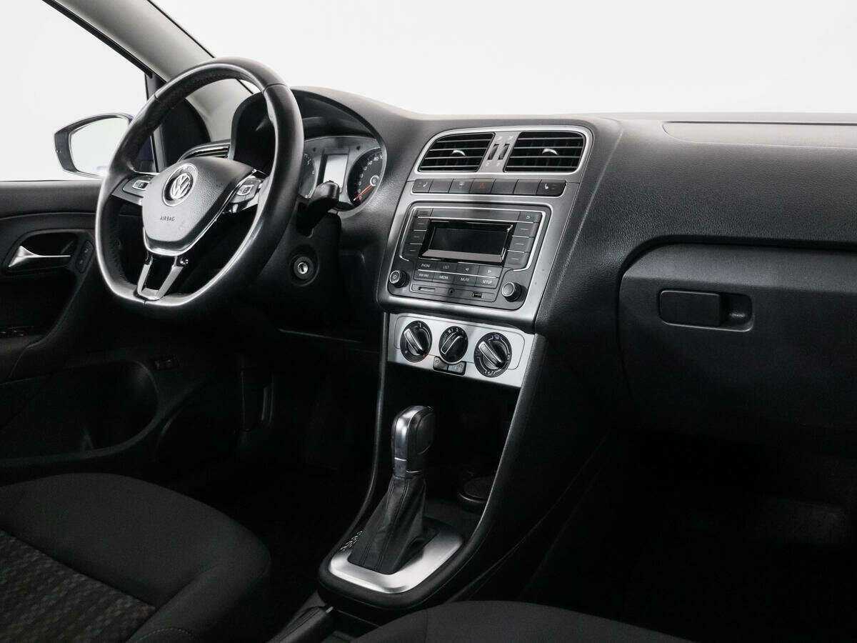Купить Volkswagen Polo с пробегом. Фото: #8