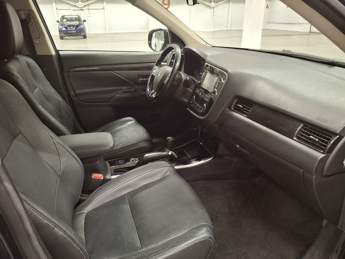 Купить Mitsubishi Outlander с пробегом. Фото: #9