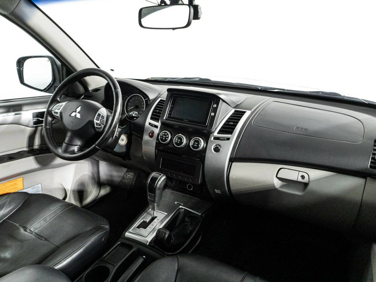 Купить Mitsubishi Pajero Sport с пробегом. Фото: #8