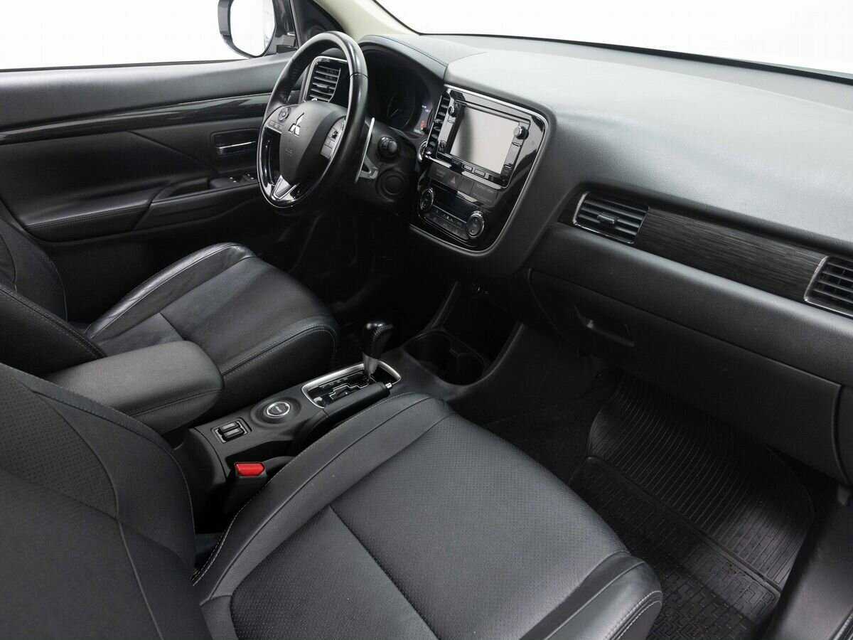 Купить Mitsubishi Outlander с пробегом. Фото: #12