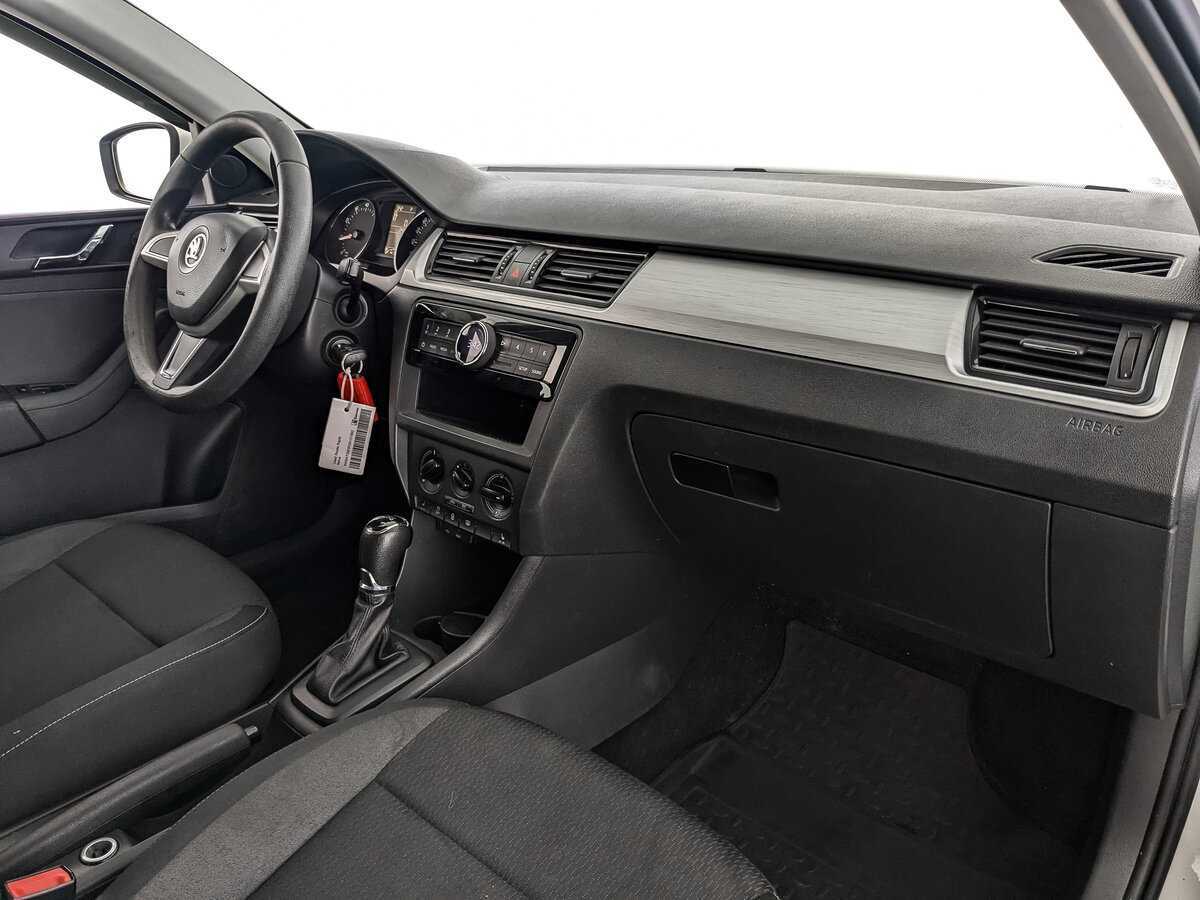 Купить Skoda Rapid с пробегом. Фото: #8