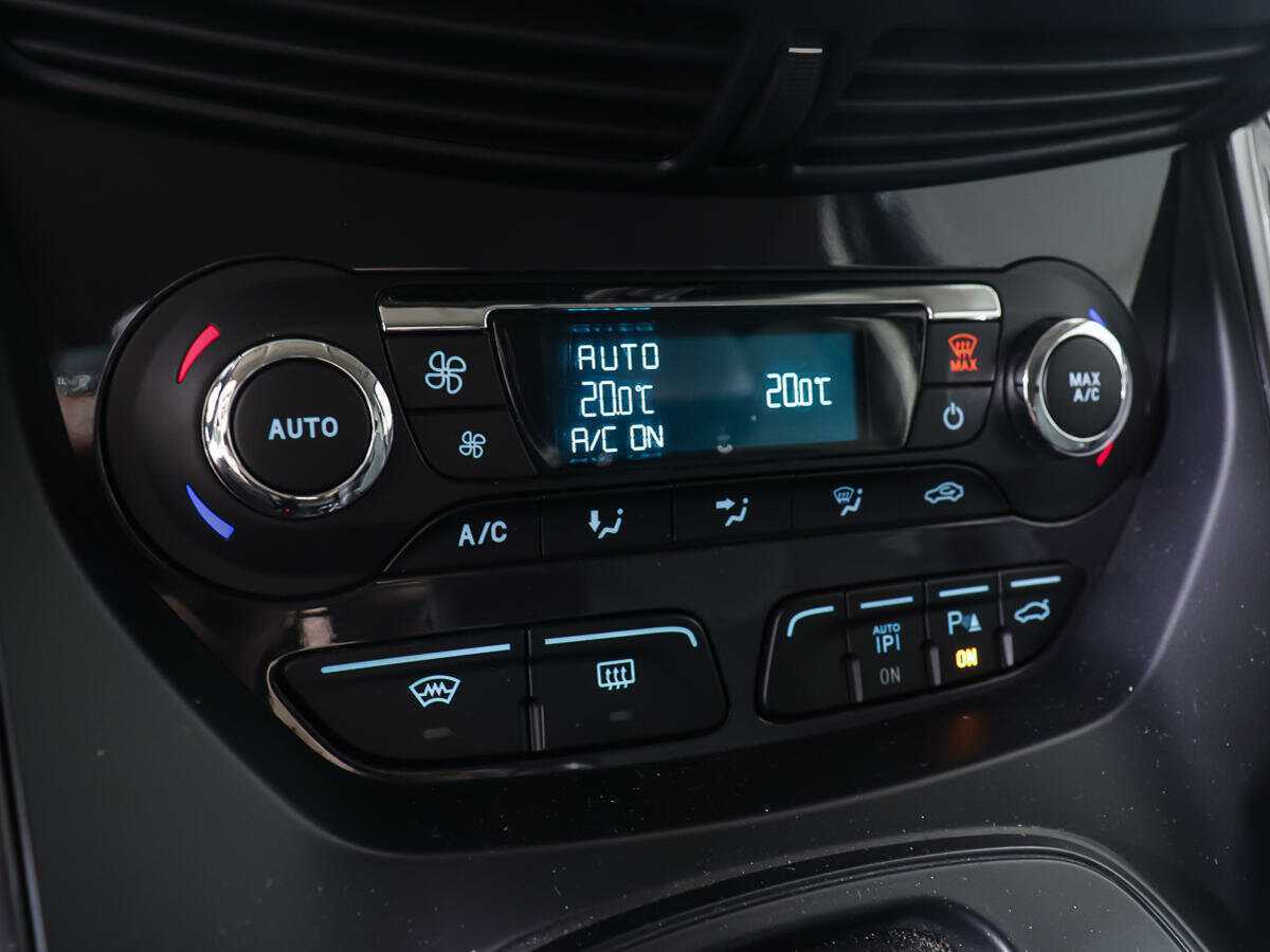 Купить Ford Kuga с пробегом. Фото: #16