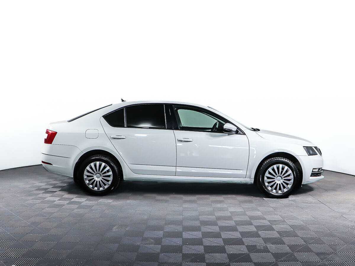 Купить Skoda Octavia с пробегом. Фото: #3