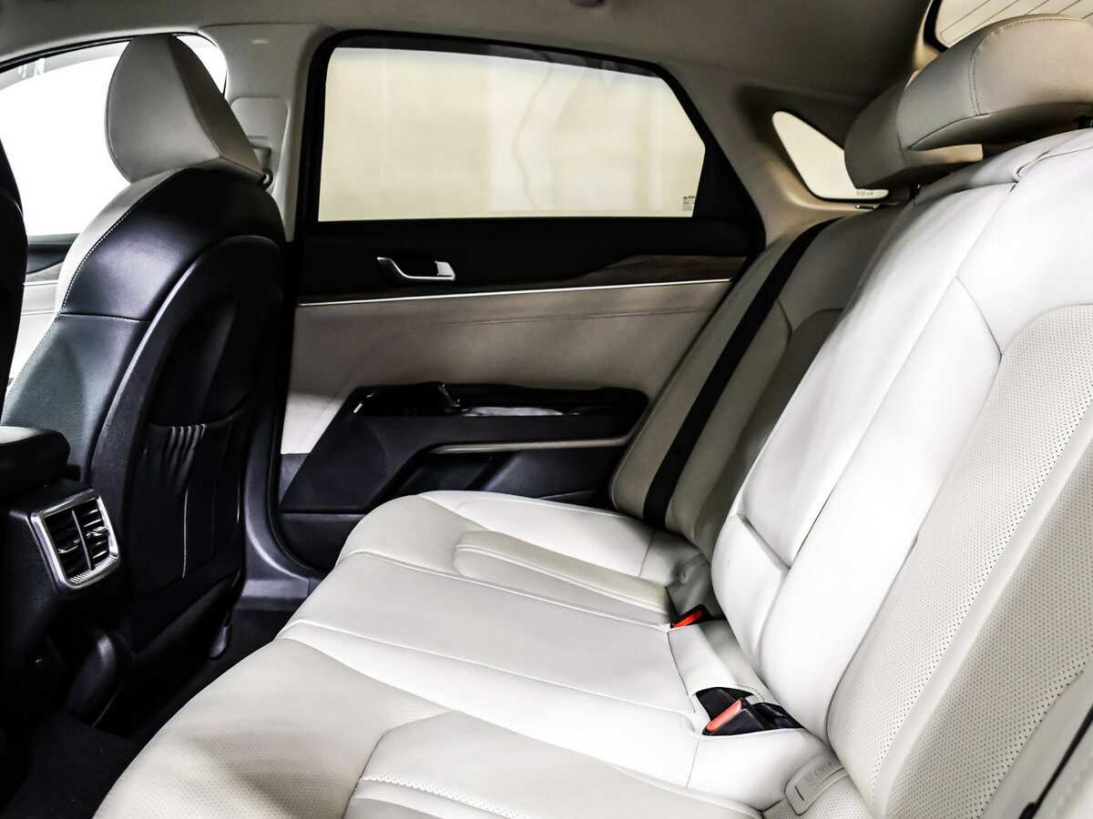 Купить Kia K5 с пробегом. Фото: #9