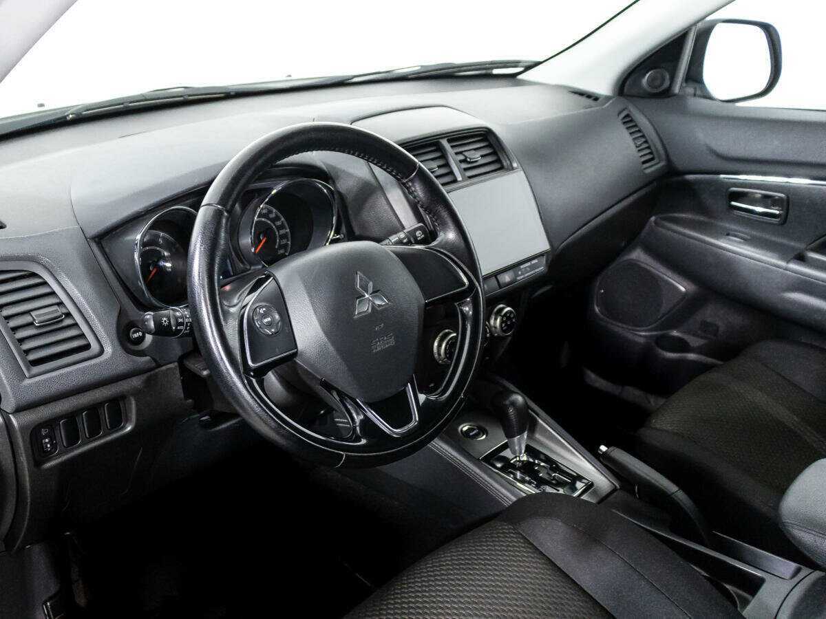 Купить Mitsubishi ASX с пробегом. Фото: #10