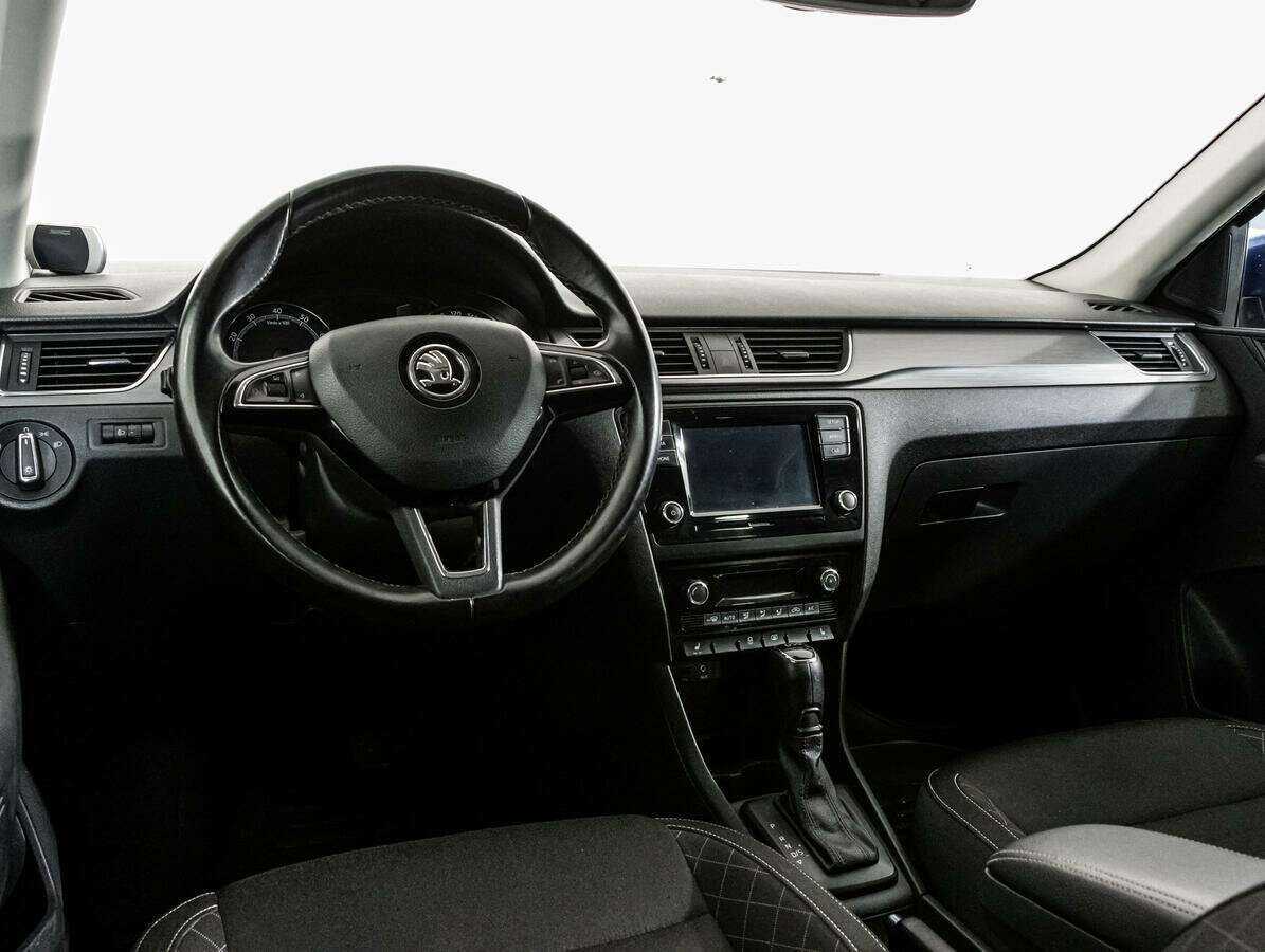 Купить Skoda Rapid с пробегом. Фото: #9