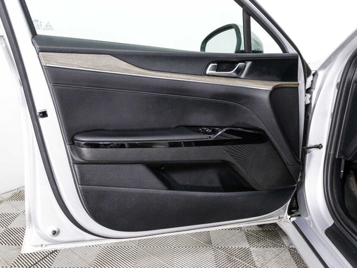 Купить Kia K5 с пробегом. Фото: #22