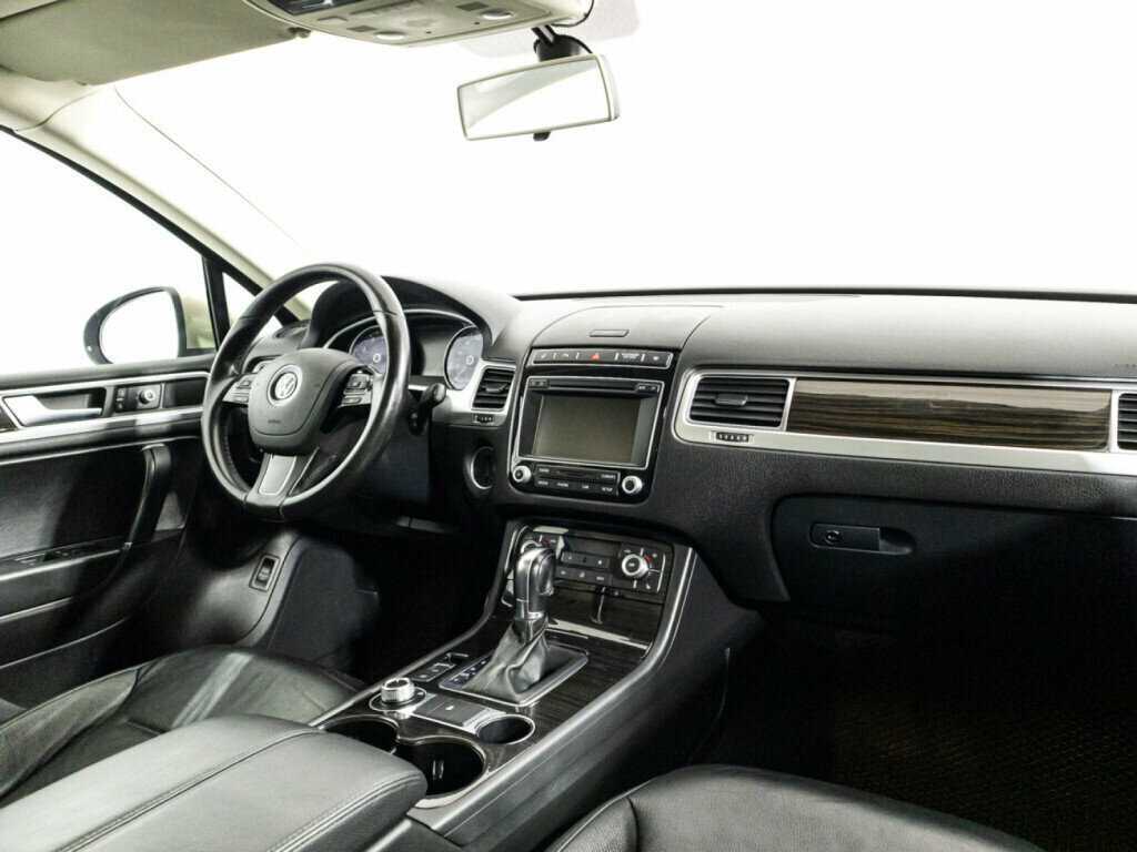 Купить Volkswagen Touareg с пробегом. Фото: #8