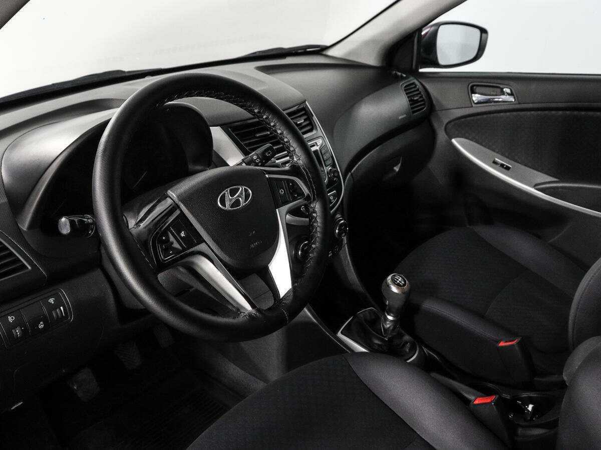 Купить Hyundai Solaris с пробегом. Фото: #8