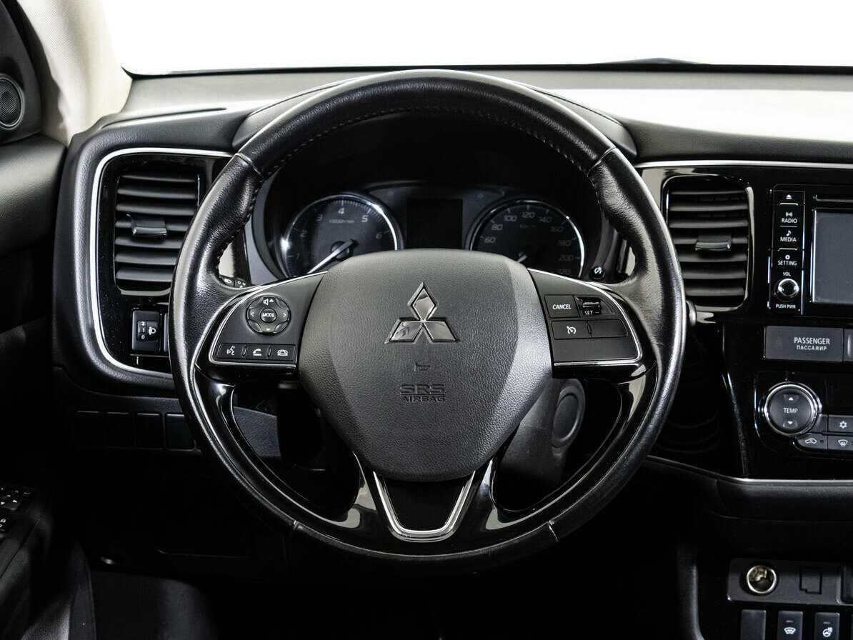 Купить Mitsubishi Outlander с пробегом. Фото: #11