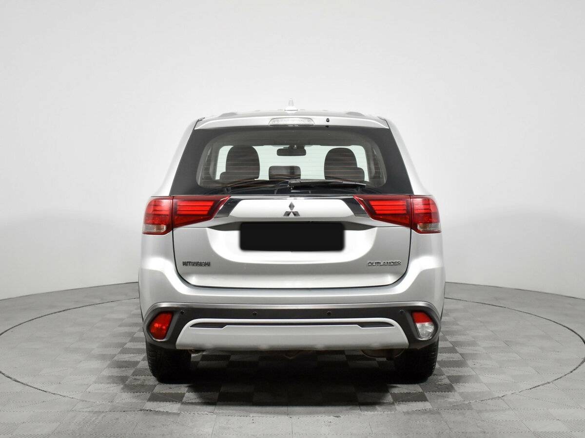 Купить Mitsubishi Outlander с пробегом. Фото: #4
