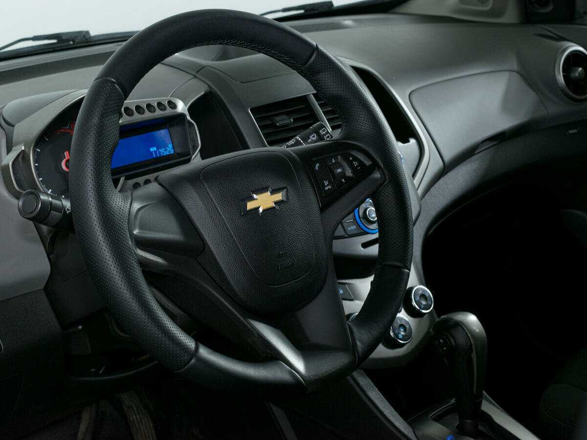 Купить Chevrolet Aveo с пробегом. Фото: #12