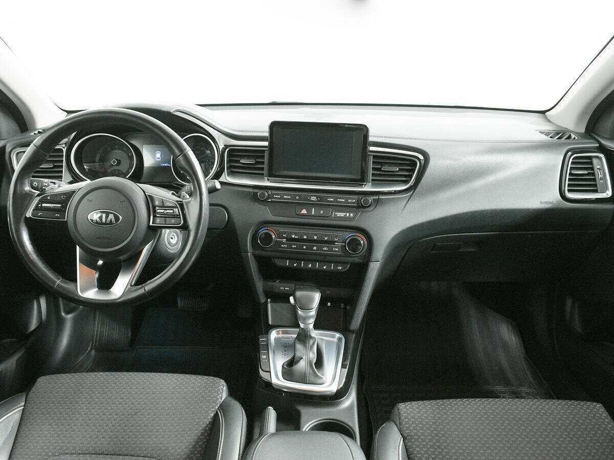 Купить Kia Ceed с пробегом. Фото: #10