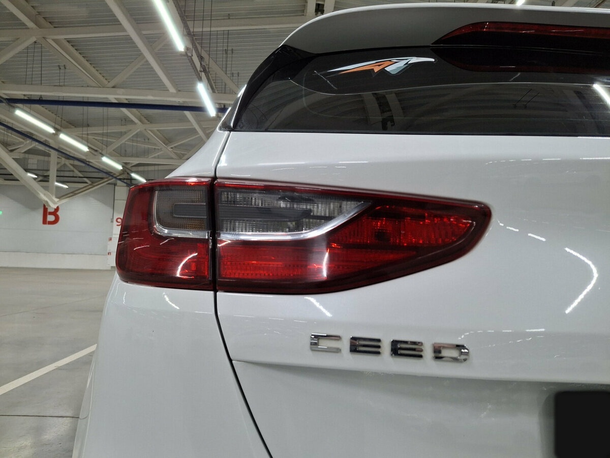Купить Kia Ceed с пробегом. Фото: #8