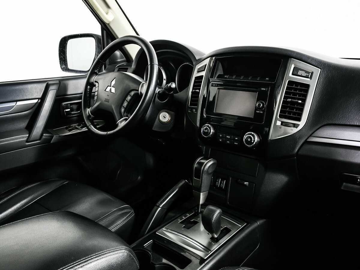 Купить Mitsubishi Pajero с пробегом. Фото: #8