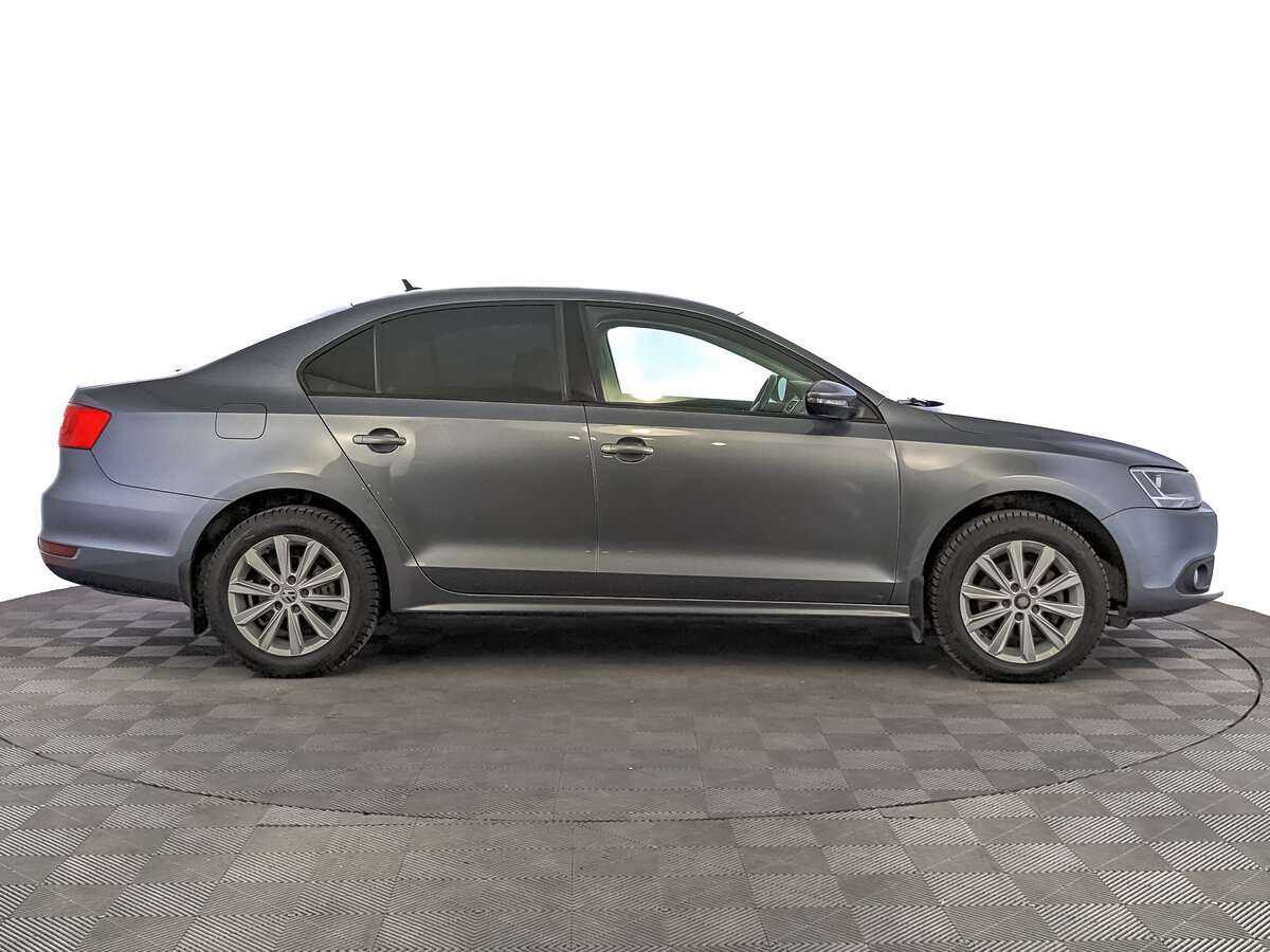 Купить Volkswagen Jetta с пробегом. Фото: #3