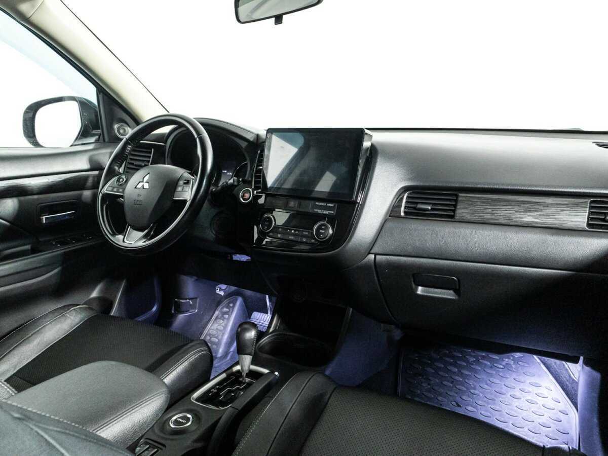 Купить Mitsubishi Outlander с пробегом. Фото: #8