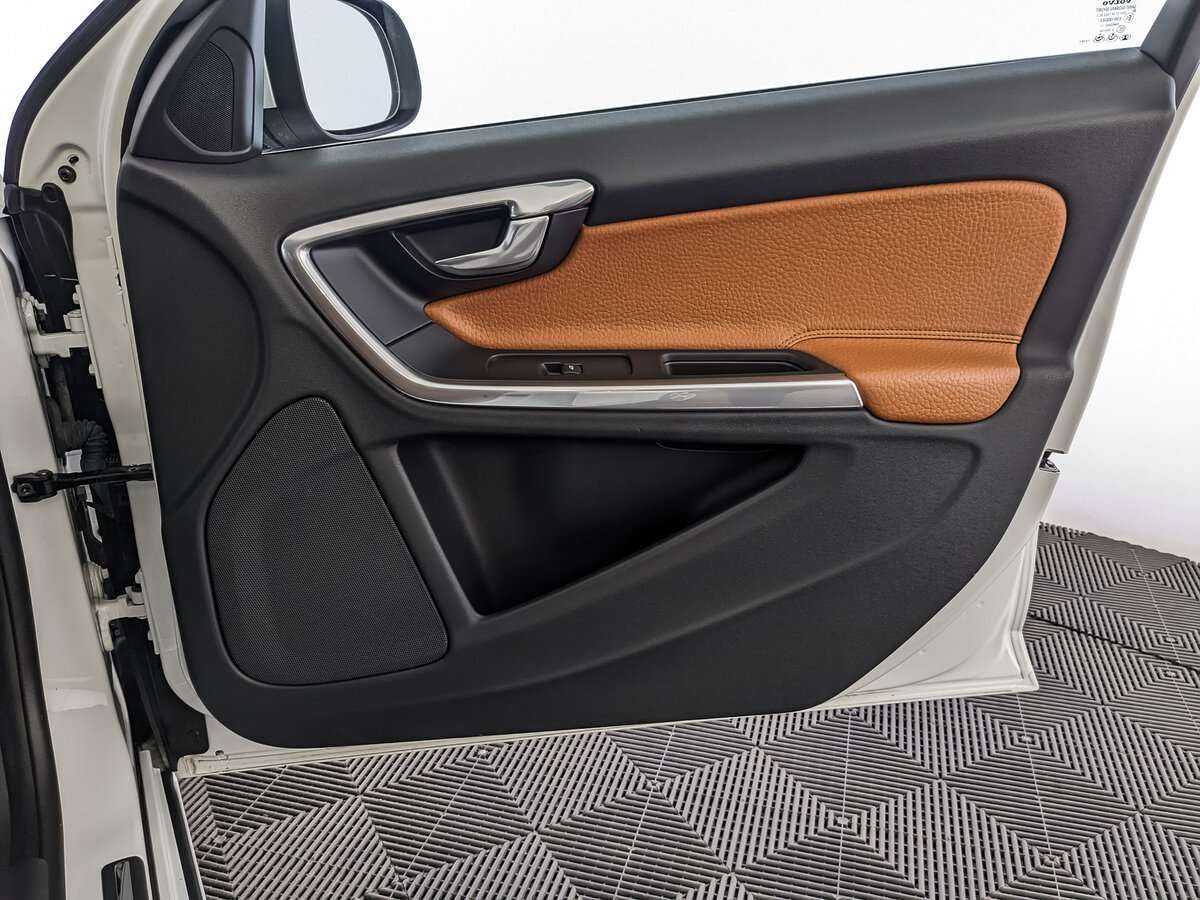 Купить Volvo S60 с пробегом. Фото: #22