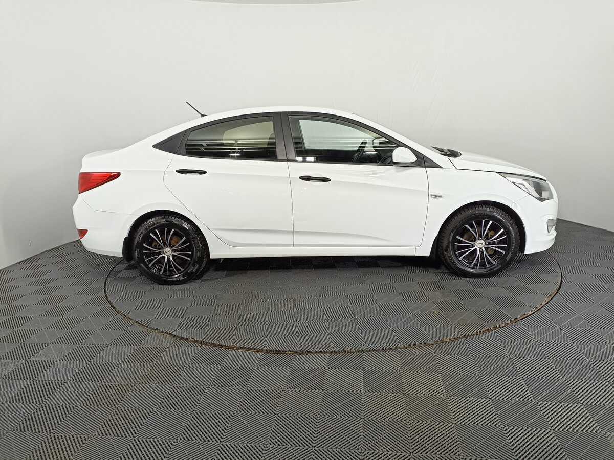 Купить Hyundai Solaris с пробегом. Фото: #3