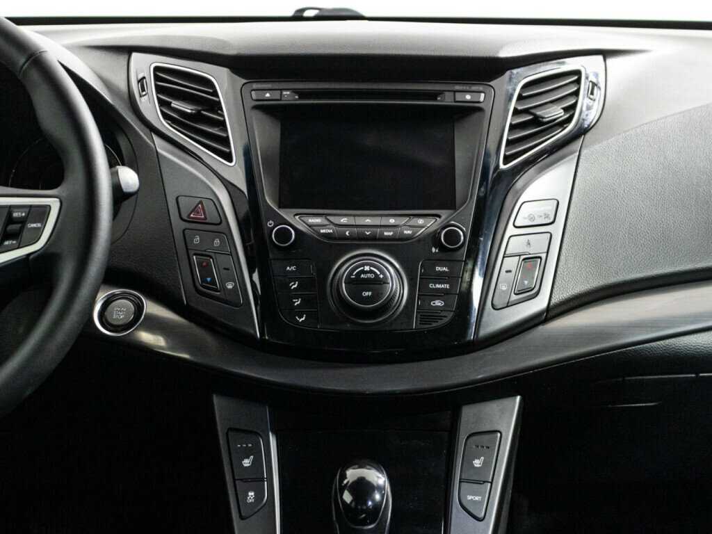 Купить Hyundai i40 с пробегом. Фото: #13