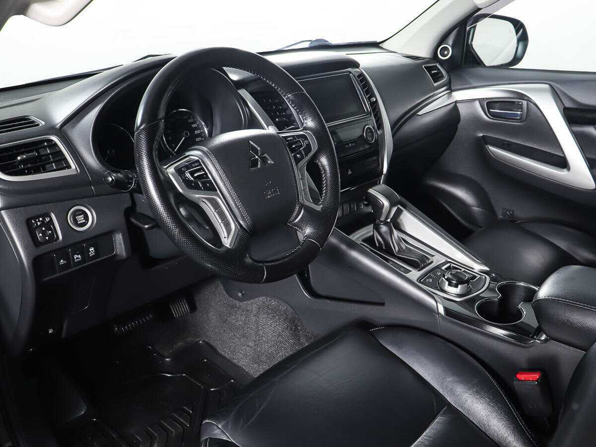 Купить Mitsubishi Pajero Sport с пробегом. Фото: #12