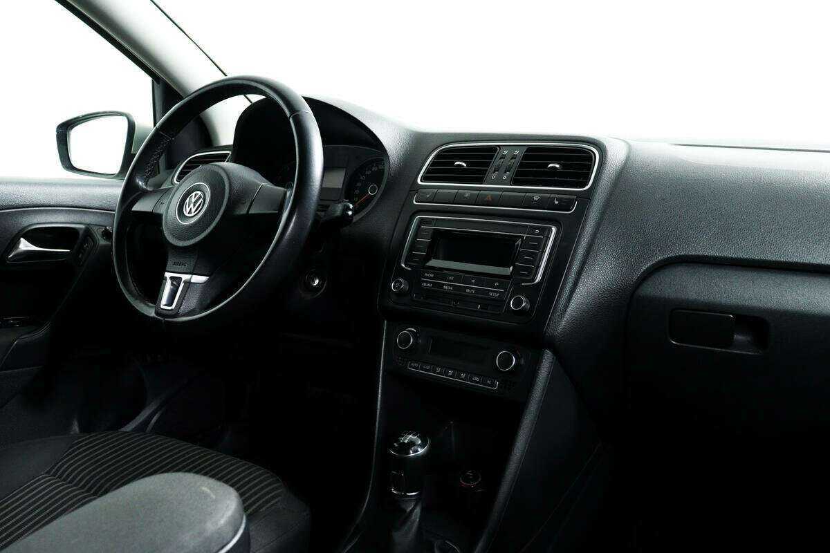 Купить Volkswagen Polo с пробегом. Фото: #8
