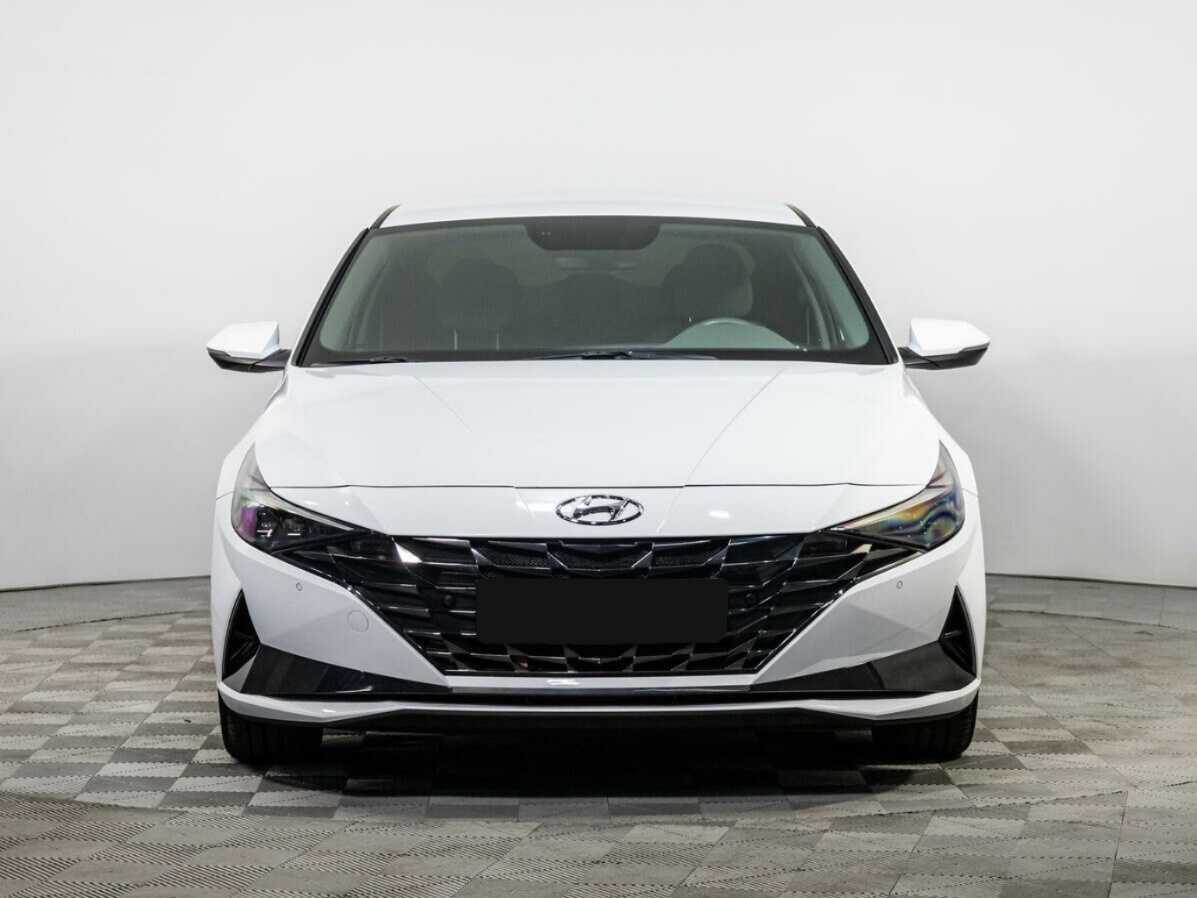 Купить Hyundai Elantra с пробегом. Посмотреть фото