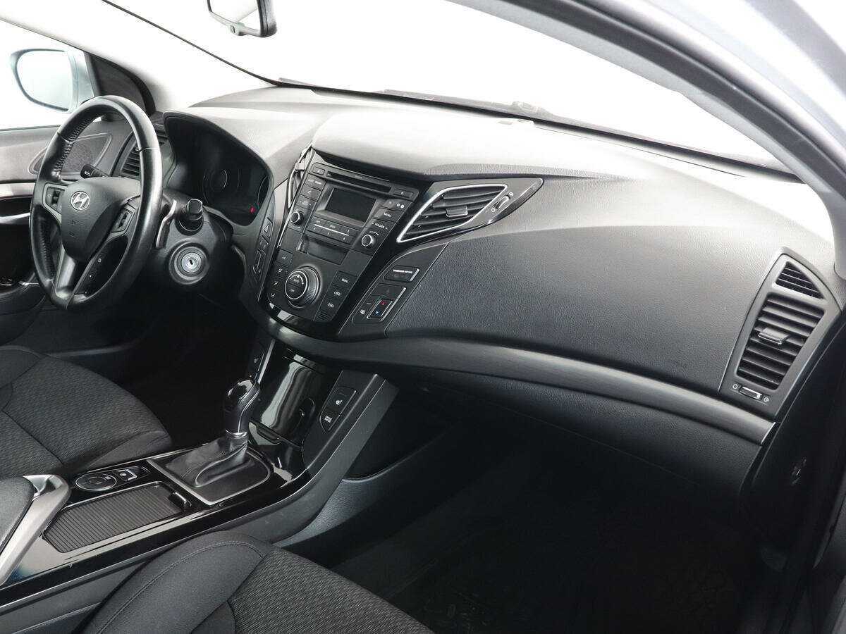 Купить Hyundai i40 с пробегом. Фото: #9