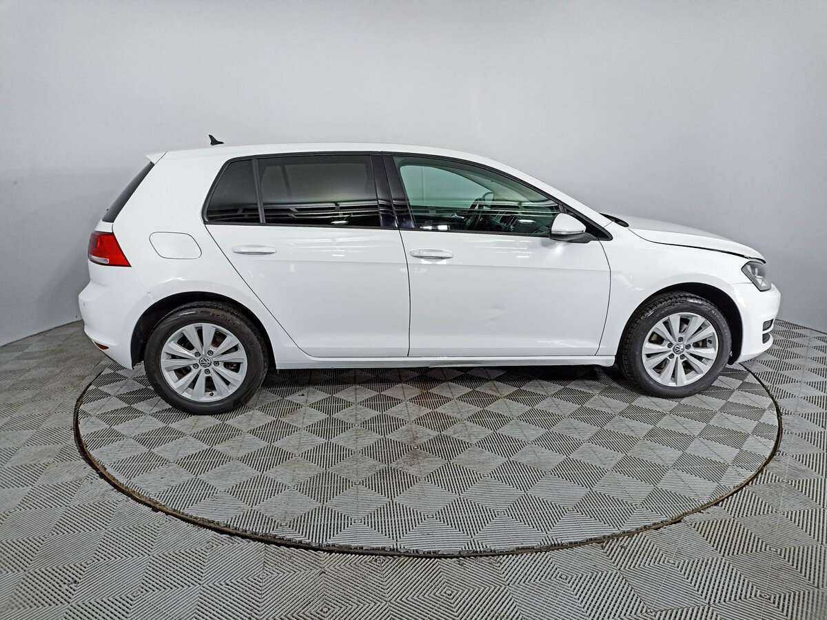 Купить Volkswagen Golf с пробегом. Фото: #3