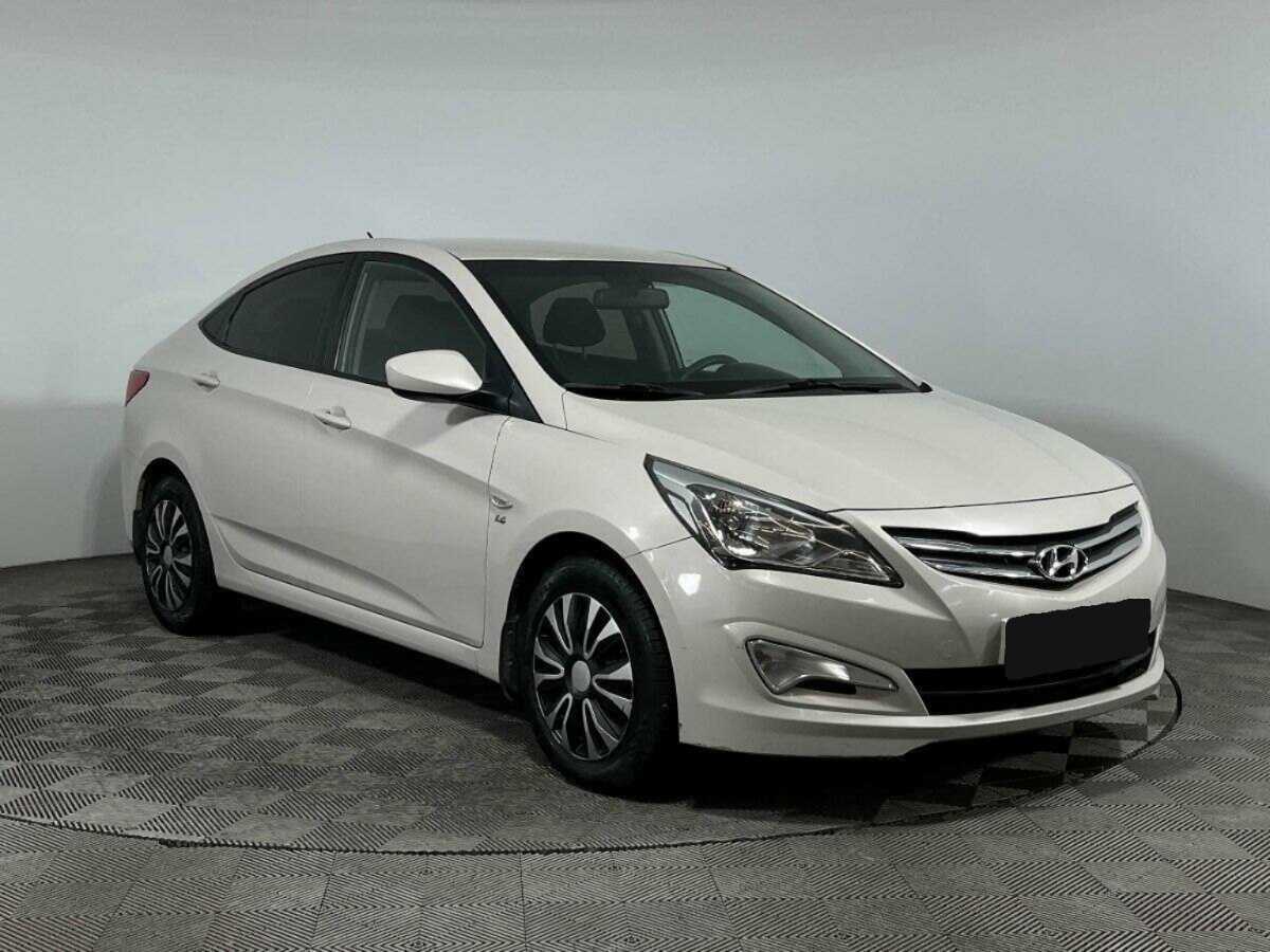 Купить Hyundai Solaris с пробегом. Фото: #2