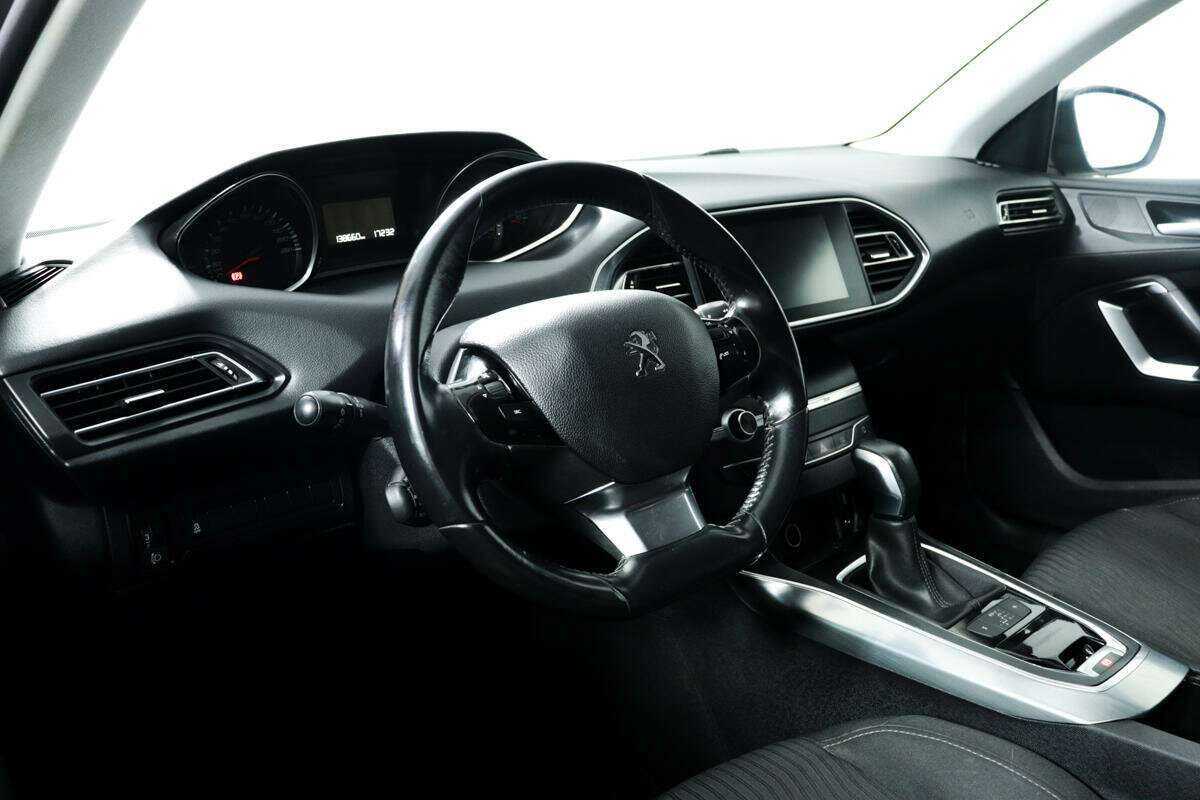 Купить Peugeot 308 с пробегом. Фото: #12