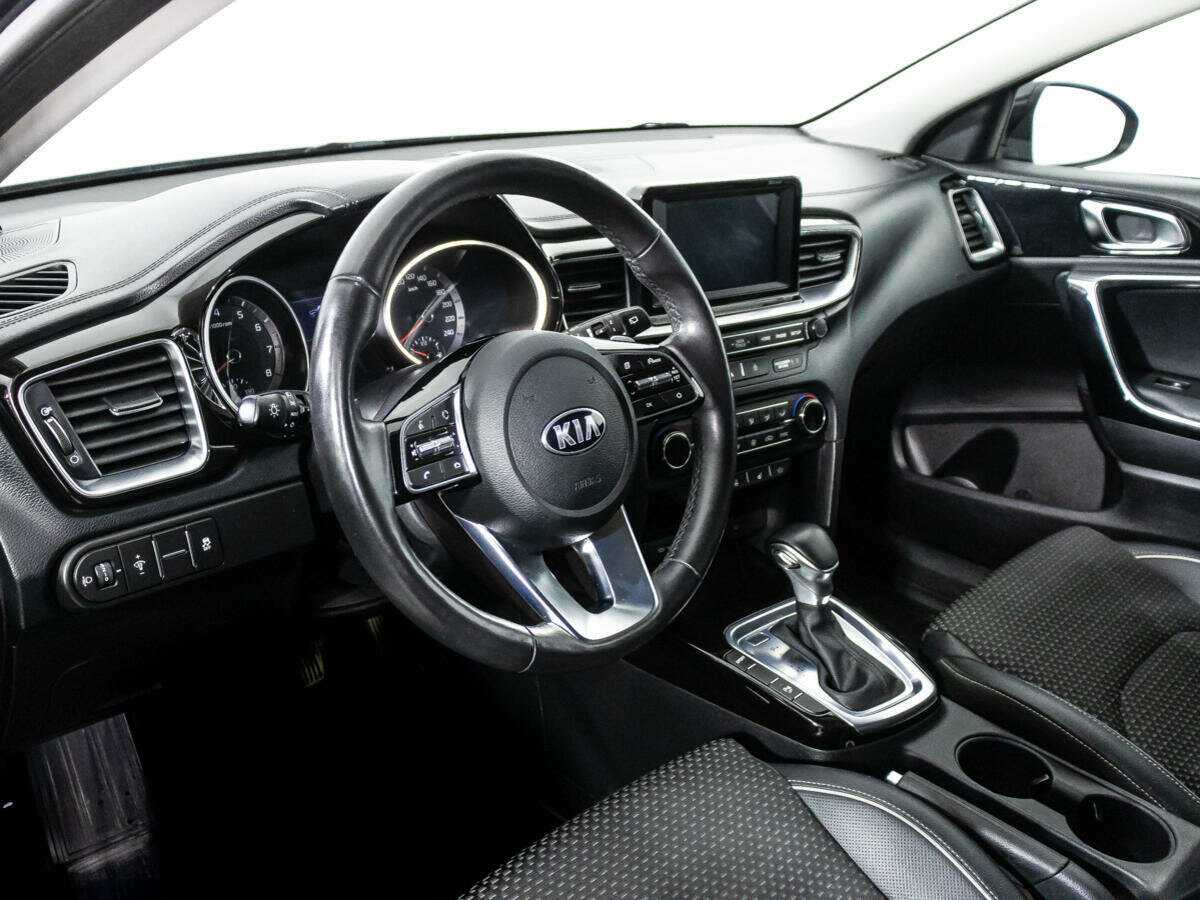 Купить Kia Ceed с пробегом. Фото: #10