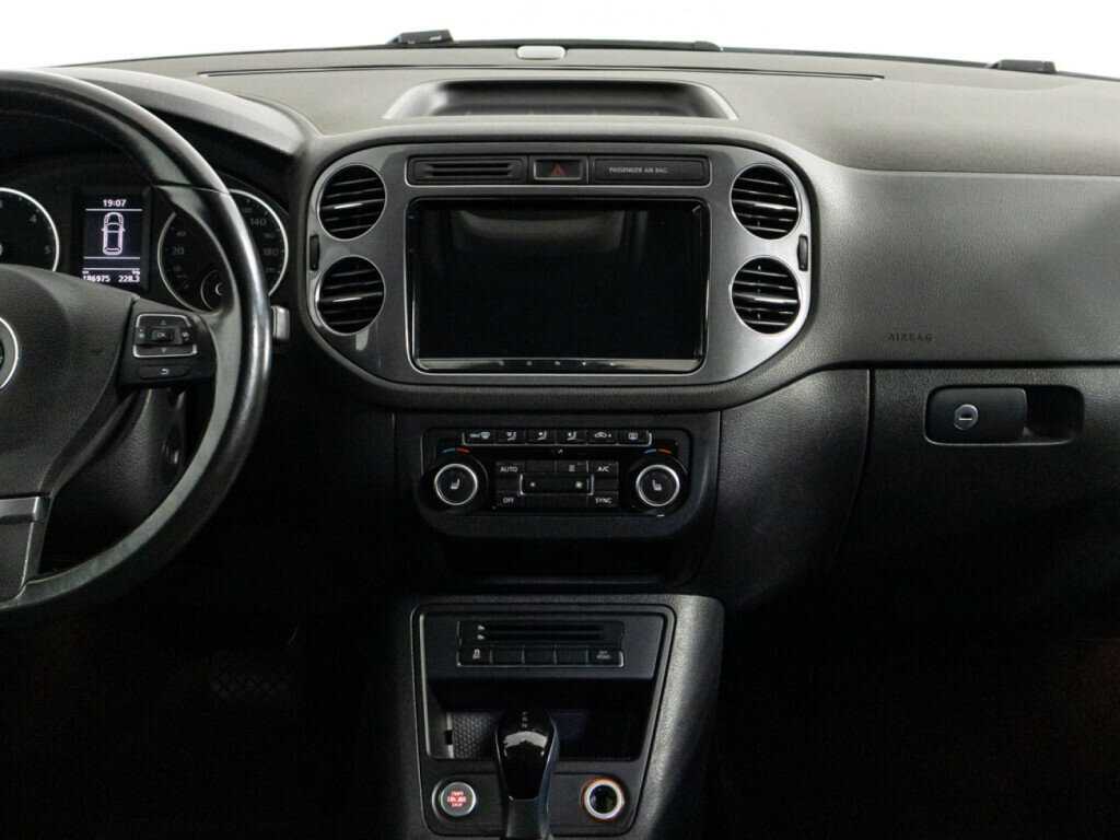 Купить Volkswagen Tiguan с пробегом. Фото: #13