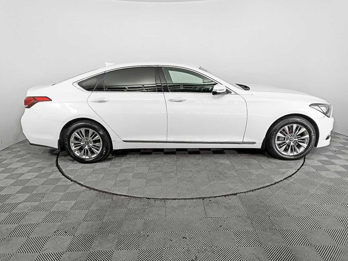 Купить Hyundai Genesis с пробегом. Фото: #3