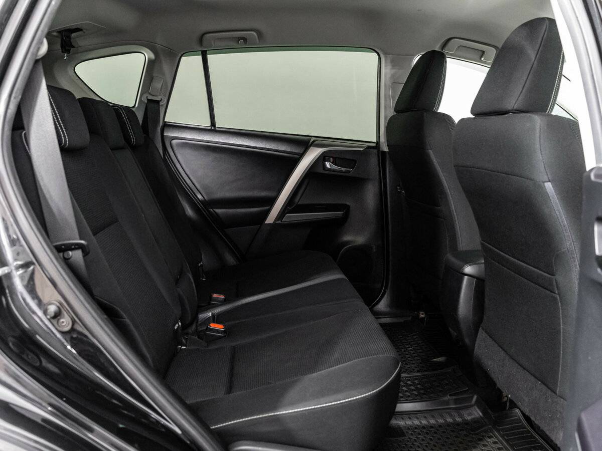 Купить Toyota RAV4 с пробегом. Фото: #11