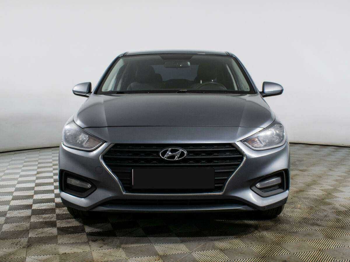 Купить Hyundai Solaris с пробегом. Фото: #1
