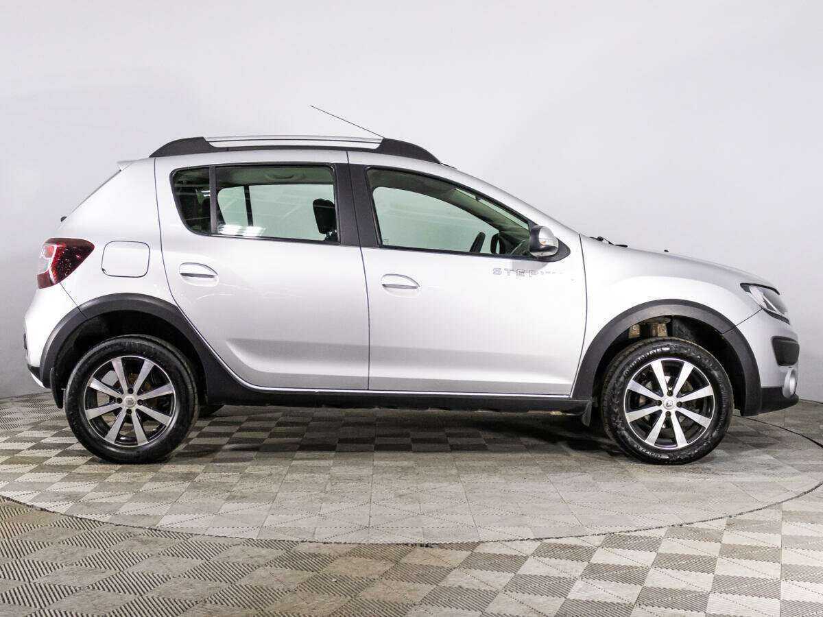 Купить Renault Sandero с пробегом. Фото: #3