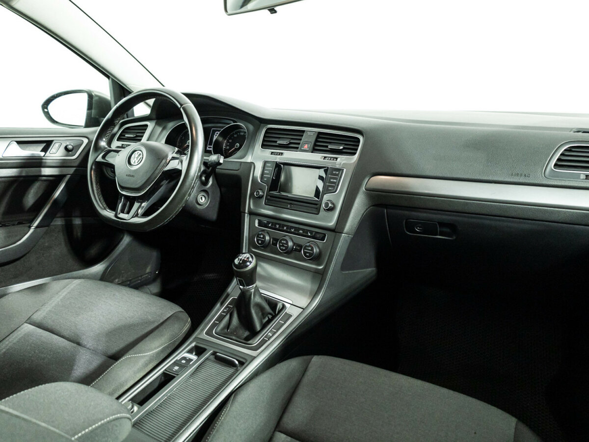 Купить Volkswagen Golf с пробегом. Фото: #8