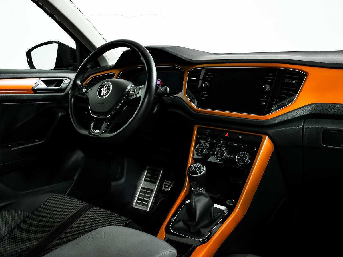 Купить Volkswagen T-Roc с пробегом. Фото: #8