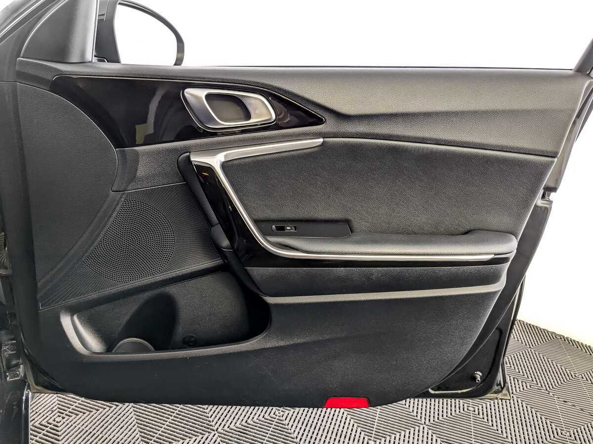 Купить Kia Ceed с пробегом. Фото: #19