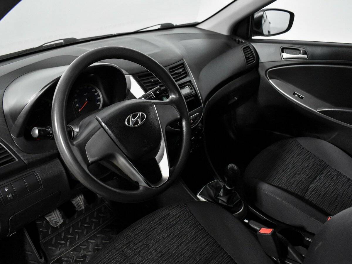 Купить Hyundai Solaris с пробегом. Фото: #8