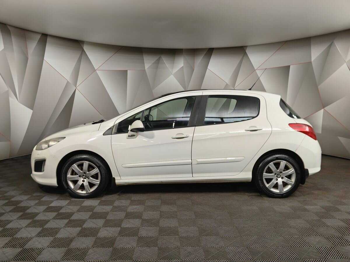 Купить Peugeot 308 с пробегом. Фото: #4