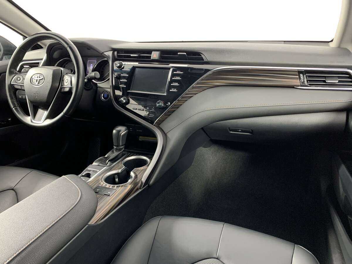 Купить Toyota Camry с пробегом. Фото: #8
