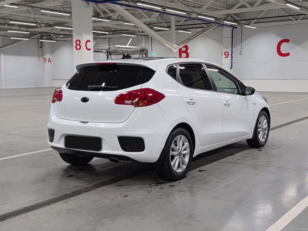 Купить Kia Ceed с пробегом. Фото: #4