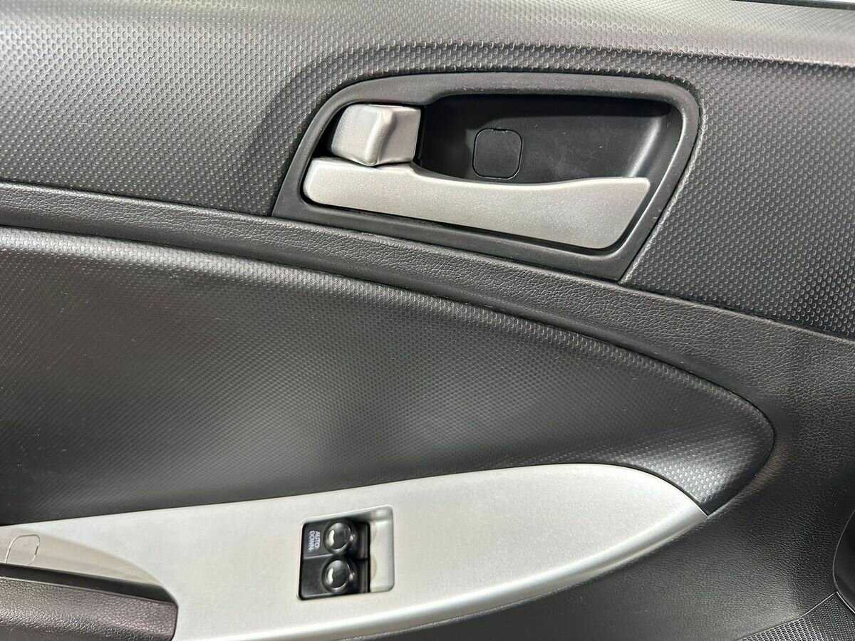 Купить Hyundai Solaris с пробегом. Фото: #13