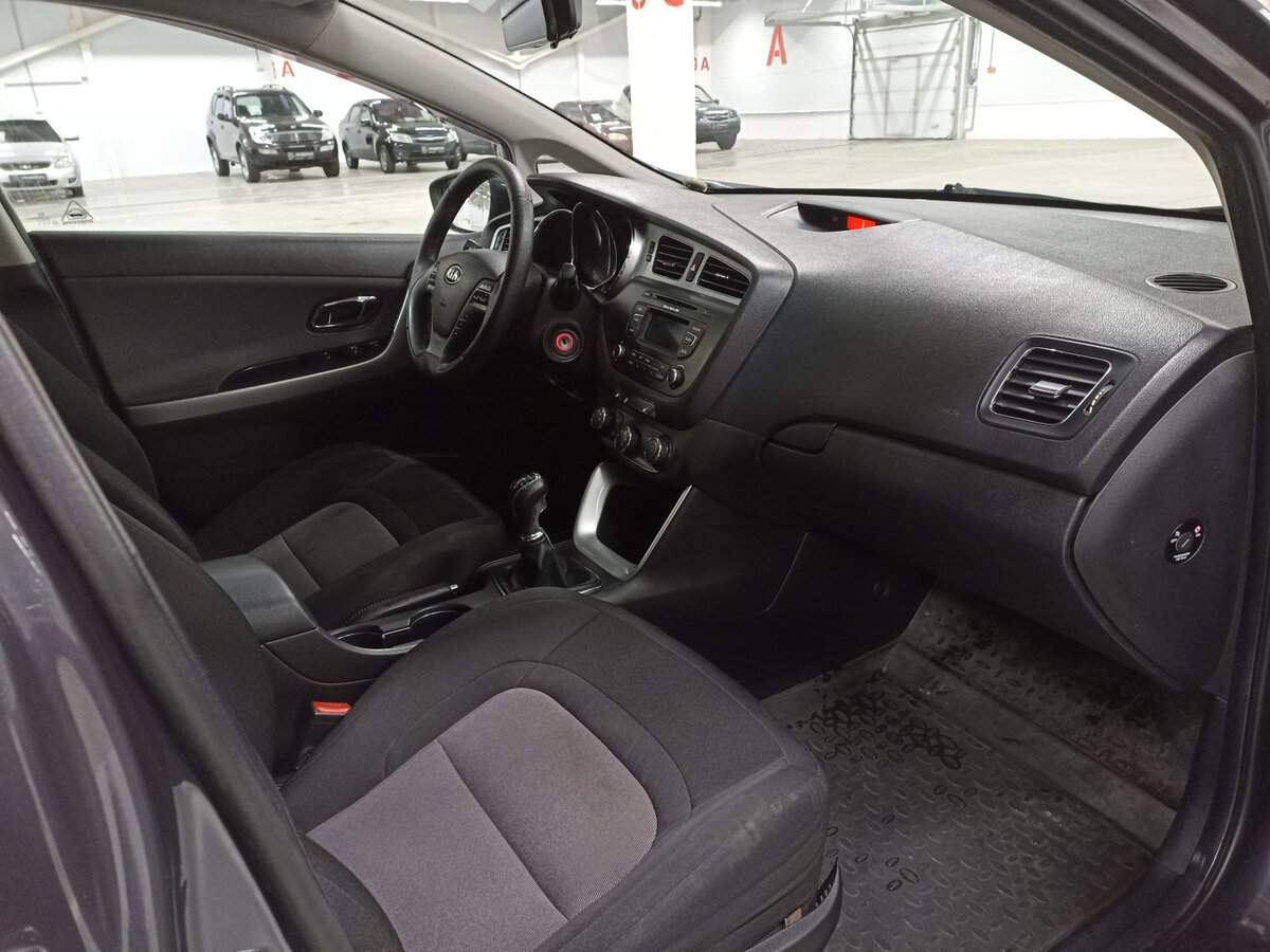 Купить Kia Ceed с пробегом. Фото: #10