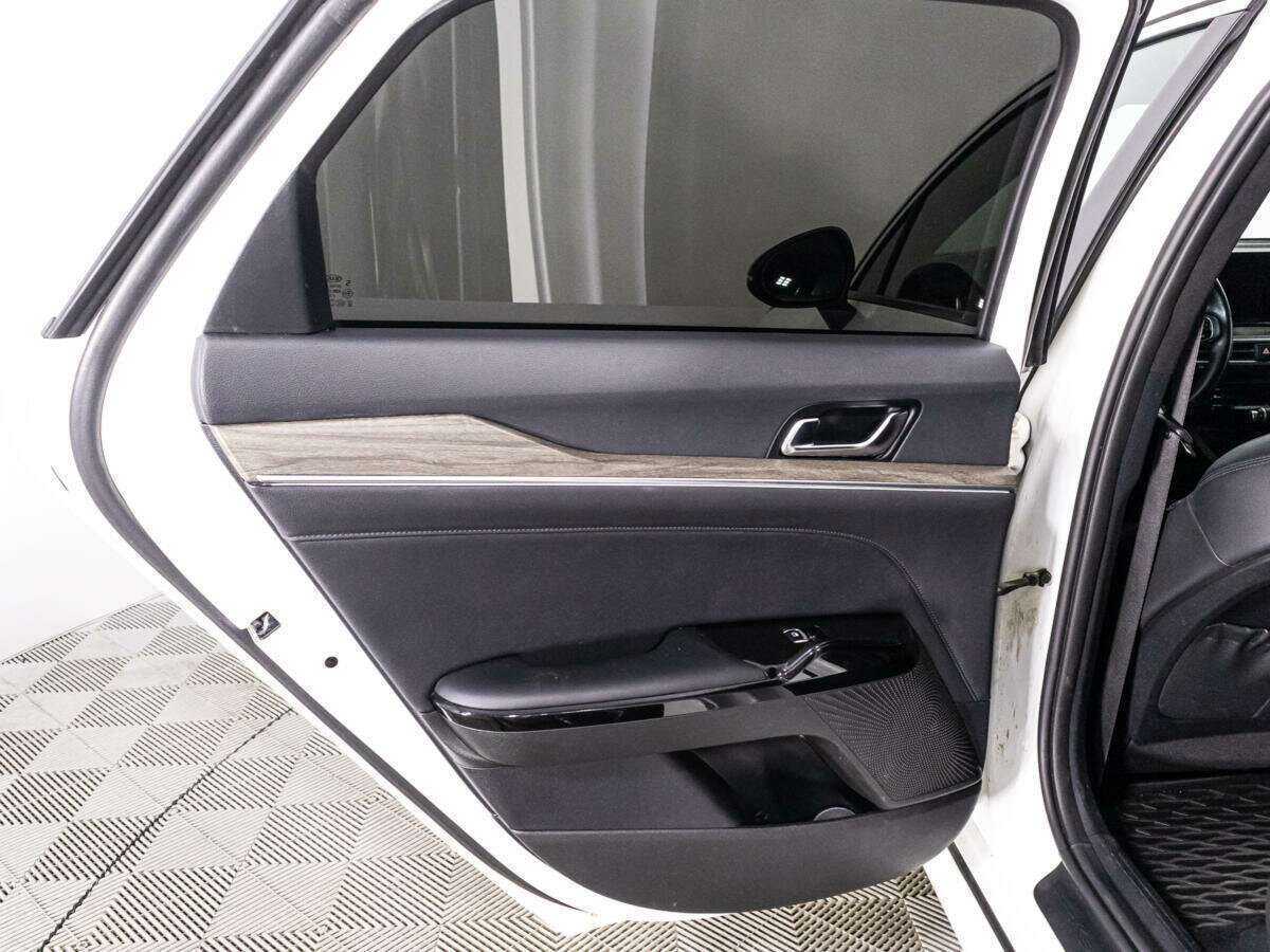 Купить Kia K5 с пробегом. Фото: #23